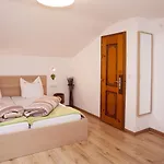 Haus Tyrol Apartament *