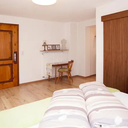 Haus Tyrol Apartament See